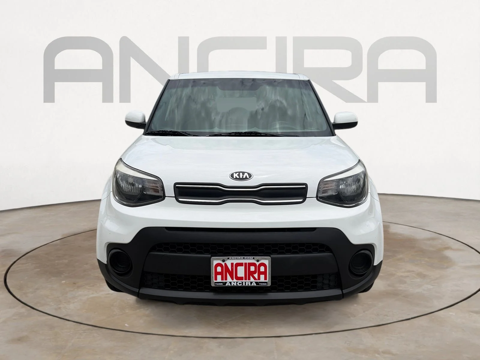 Used 2017 Clear White Kia  image 5