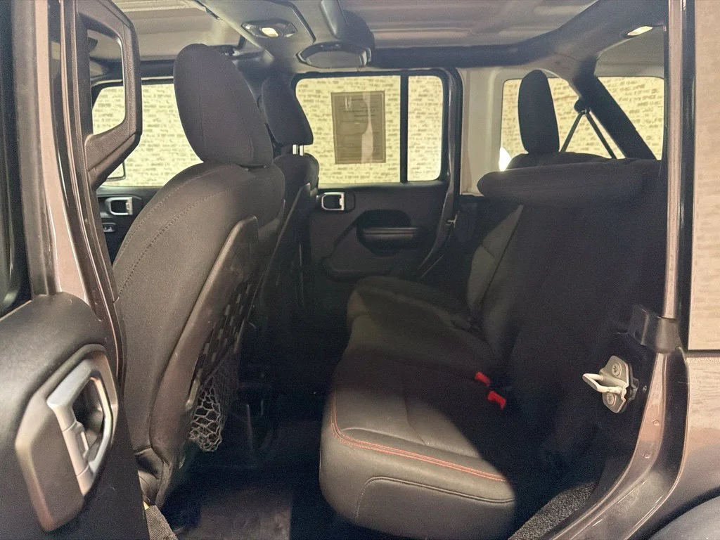 Used 2018 Granite Crystal Metallic Clearcoat Jeep Unlimited Rubicon image 14