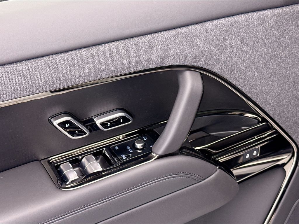 New 2026 Borasco Grey Land Rover Dynamic SE image 23
