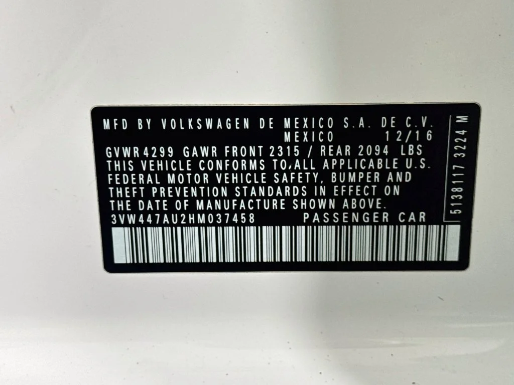 Used 2017 White Volkswagen Autobahn image 41