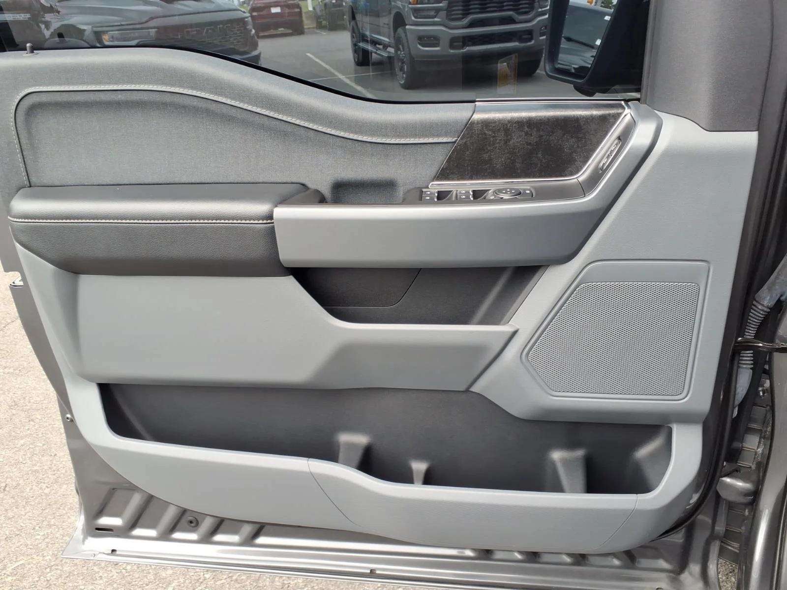 Used 2023 Carbonized Gray Metallic Ford XLT image 29
