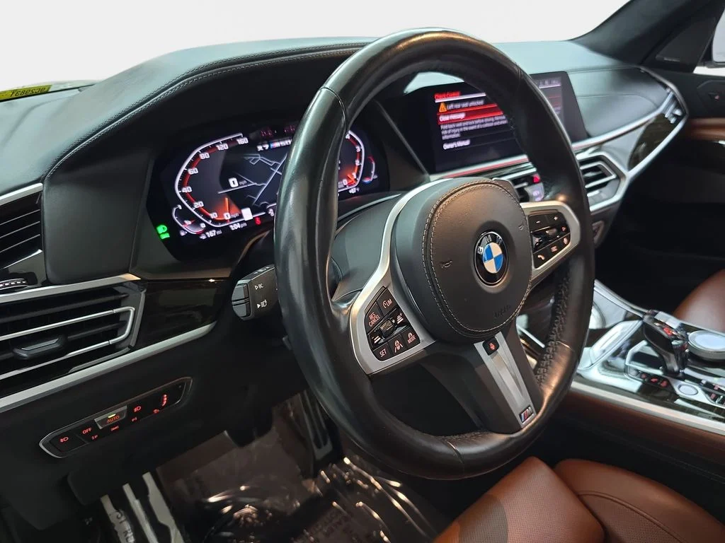 Used 2020 White BMW M50i image 19