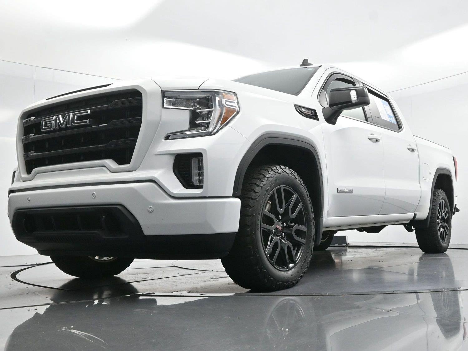 Used 2020 Summit White GMC Elevation image 45