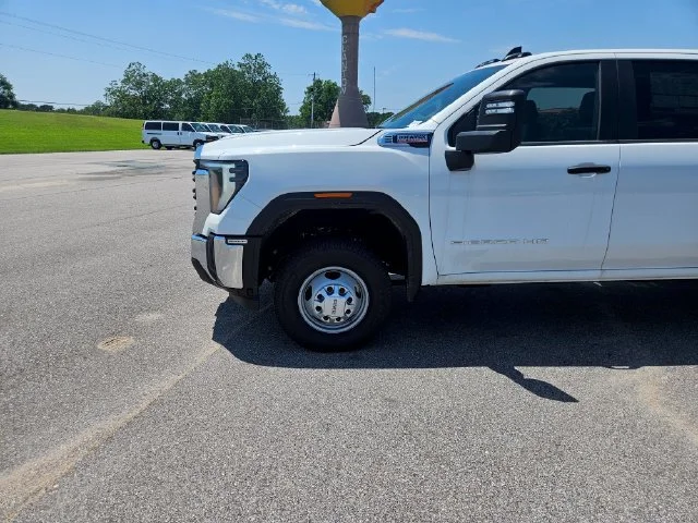 2025 GMC Sierra 3500 Chassis Cab Pro - Photo 27