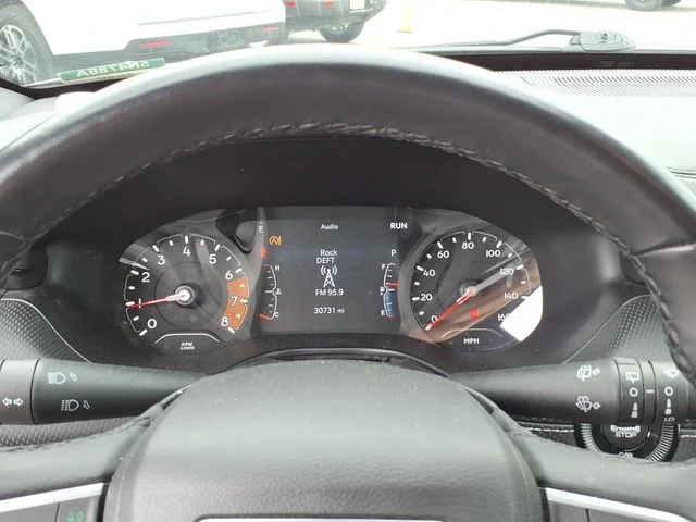 Used 2022 Silver Jeep Latitude image 23
