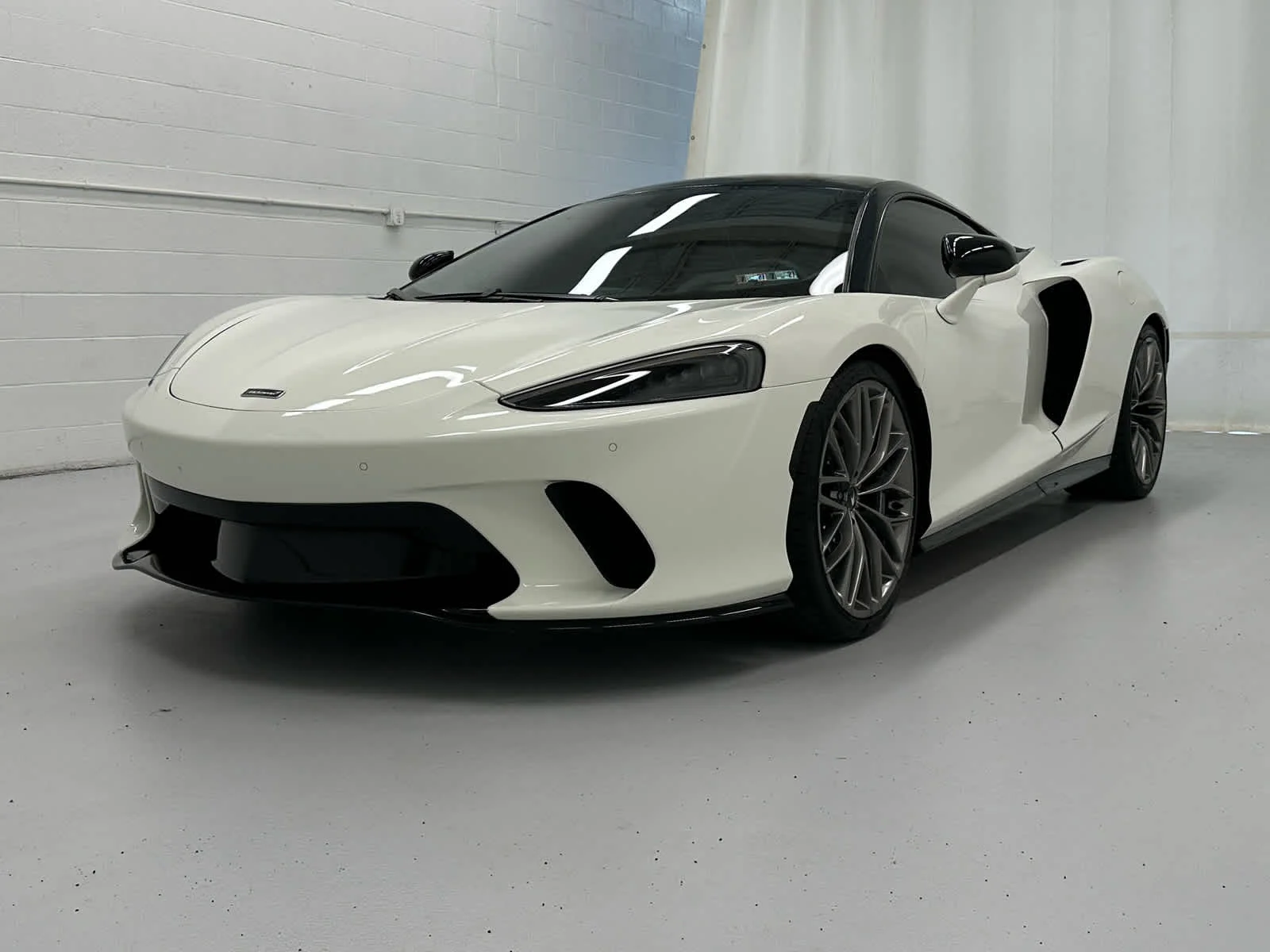 Used 2021 White McLaren  image 4