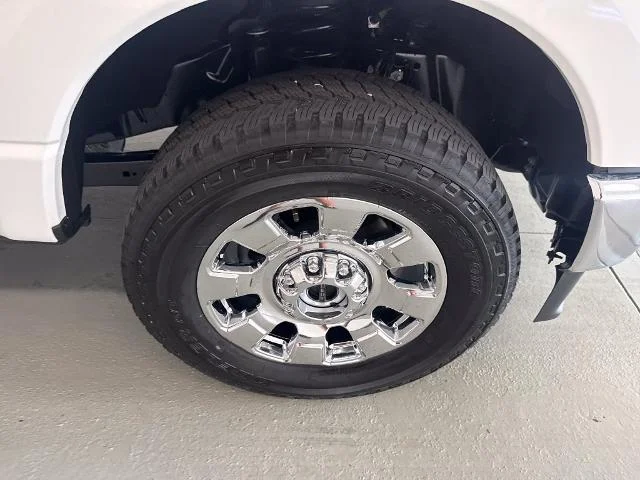 New 2027 Star White Metallic Tri-Coat Ford F-250® Lariat® image 22