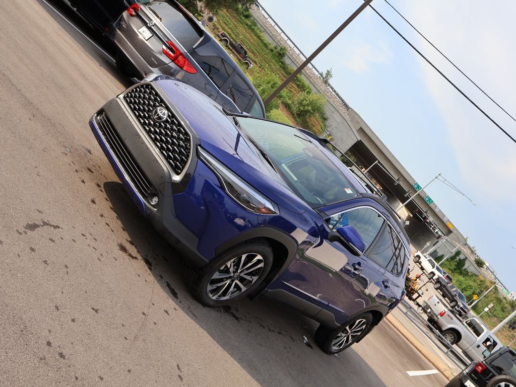 Used 2024 Blue Toyota XLE image 3