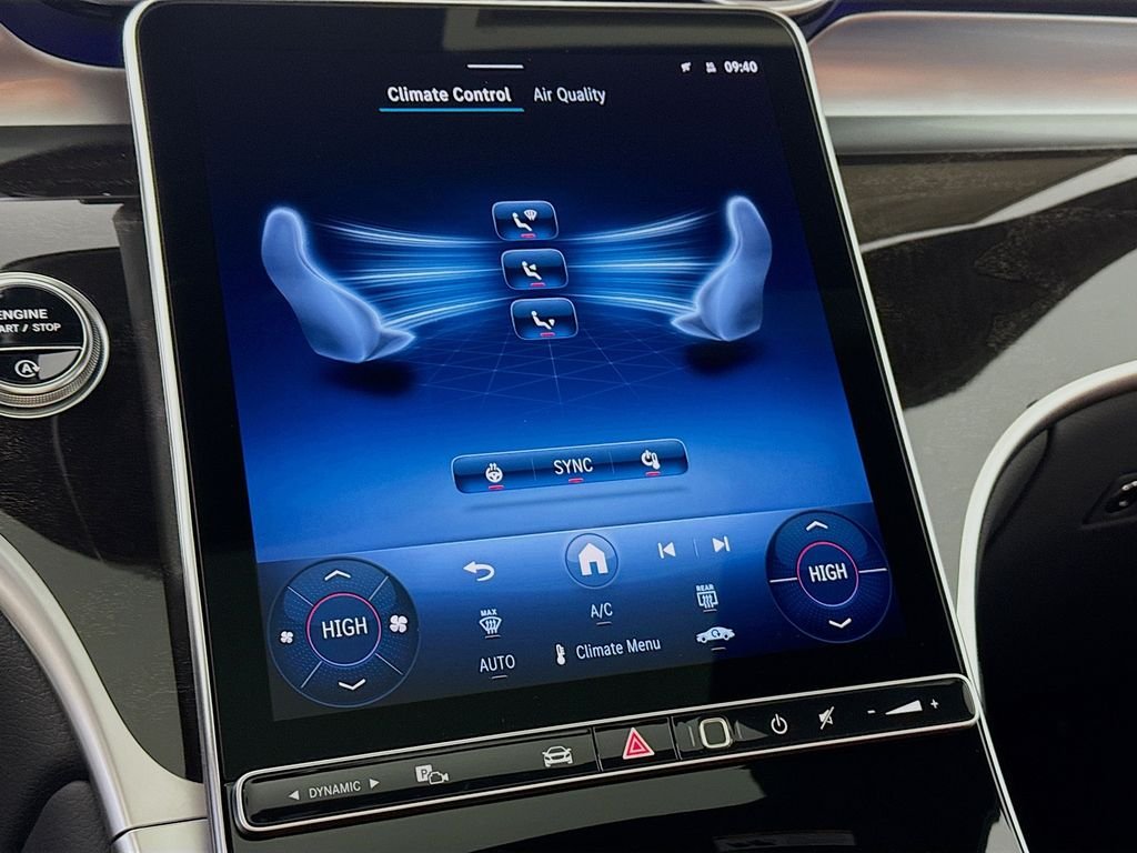 New 2026 Polar White Mercedes-Benz GLC 300 image 16