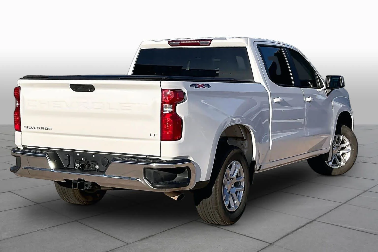 Used 2025 Summit White Chevrolet LT (2FL) image 12