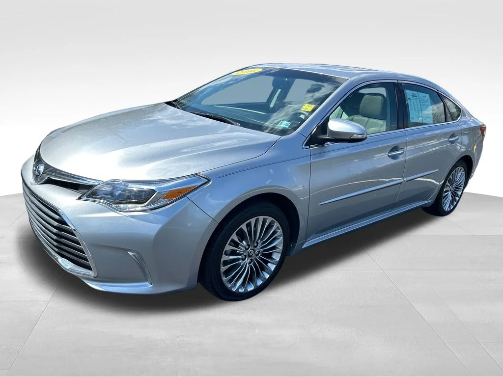 2016 Toyota Avalon Limited's photo