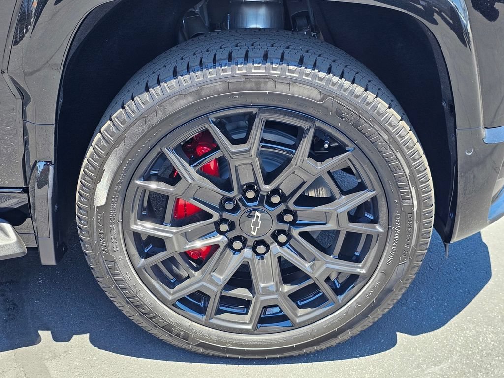 New 2026 Black Chevrolet RST Stars and Steel Edition - Extended Range image 7