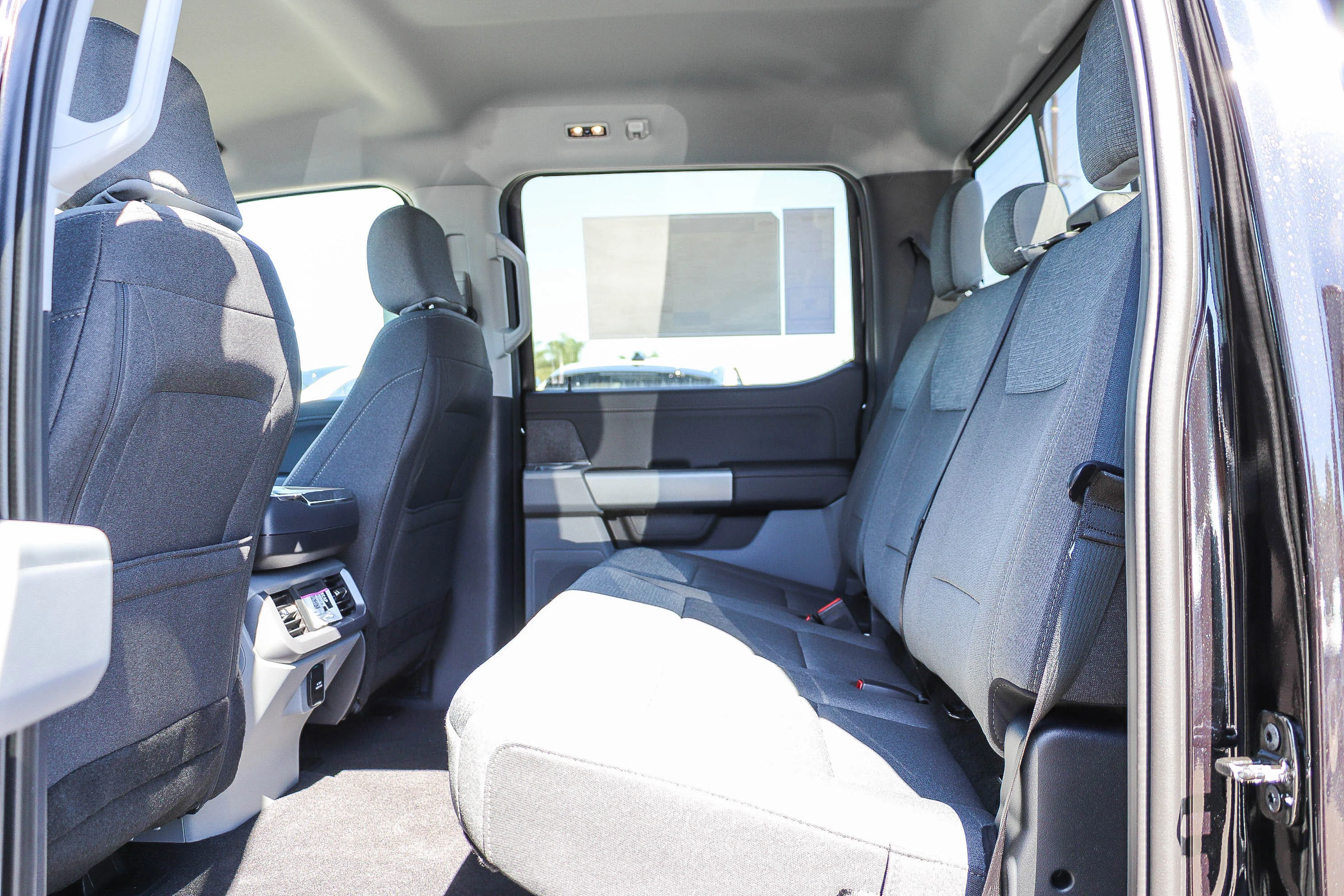 New 2026 Oxford White Ford XLT image 21