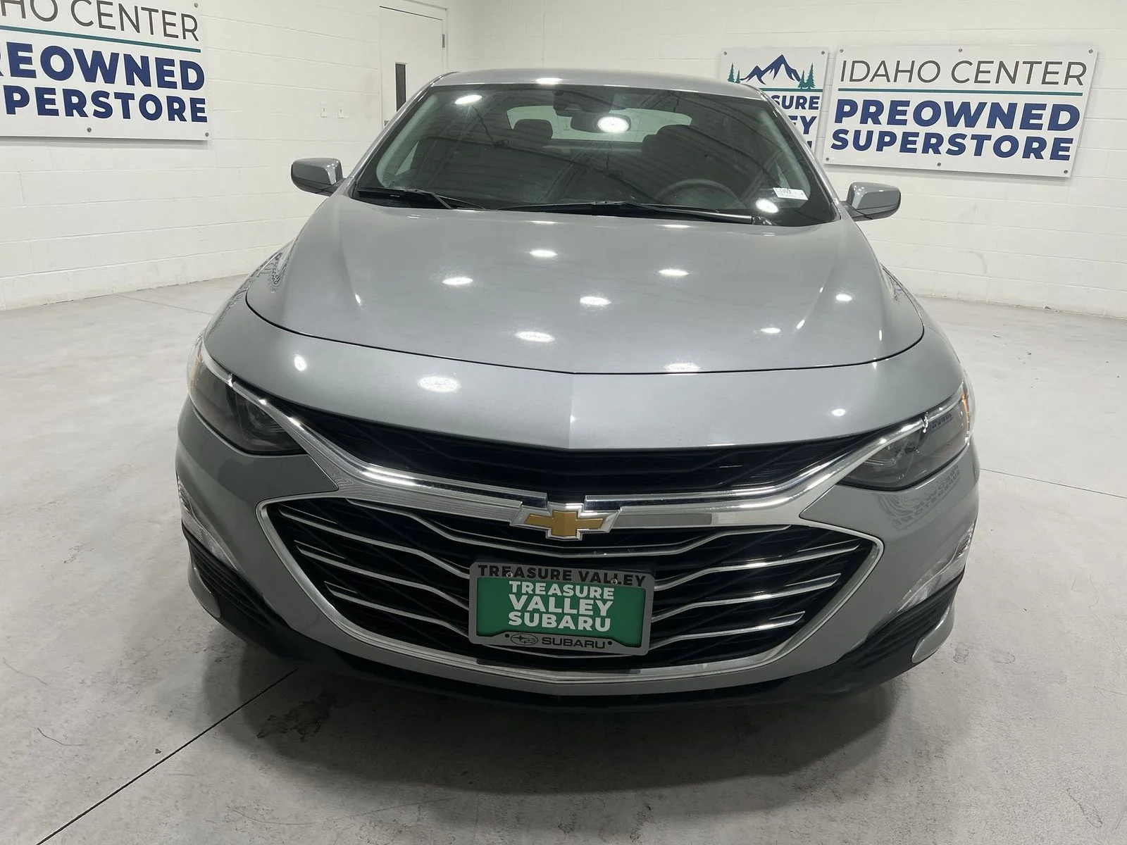 Used 2024 Gray Chevrolet LT image 3