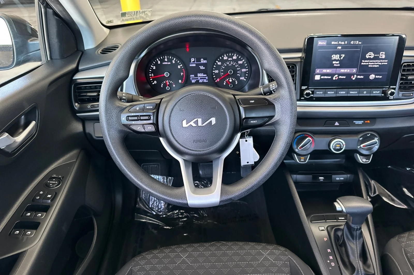 Used 2022 BLACK Kia LX image 13