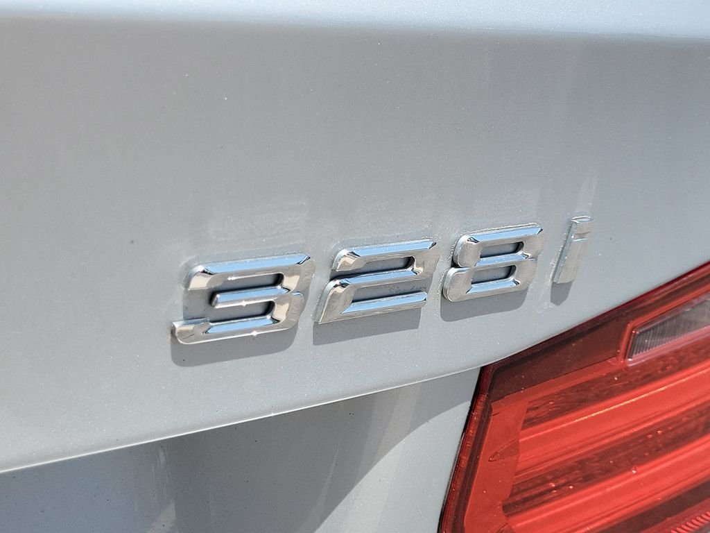 Used 2015 Silver BMW 328i xDrive image 19