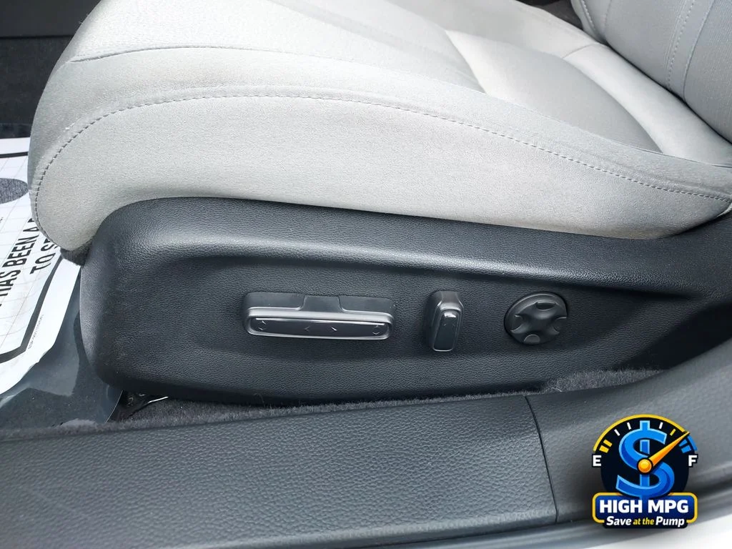 Used 2020 Silver Honda EX image 10