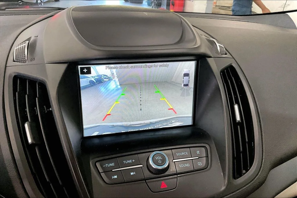 Used 2019 White Ford SEL image 21