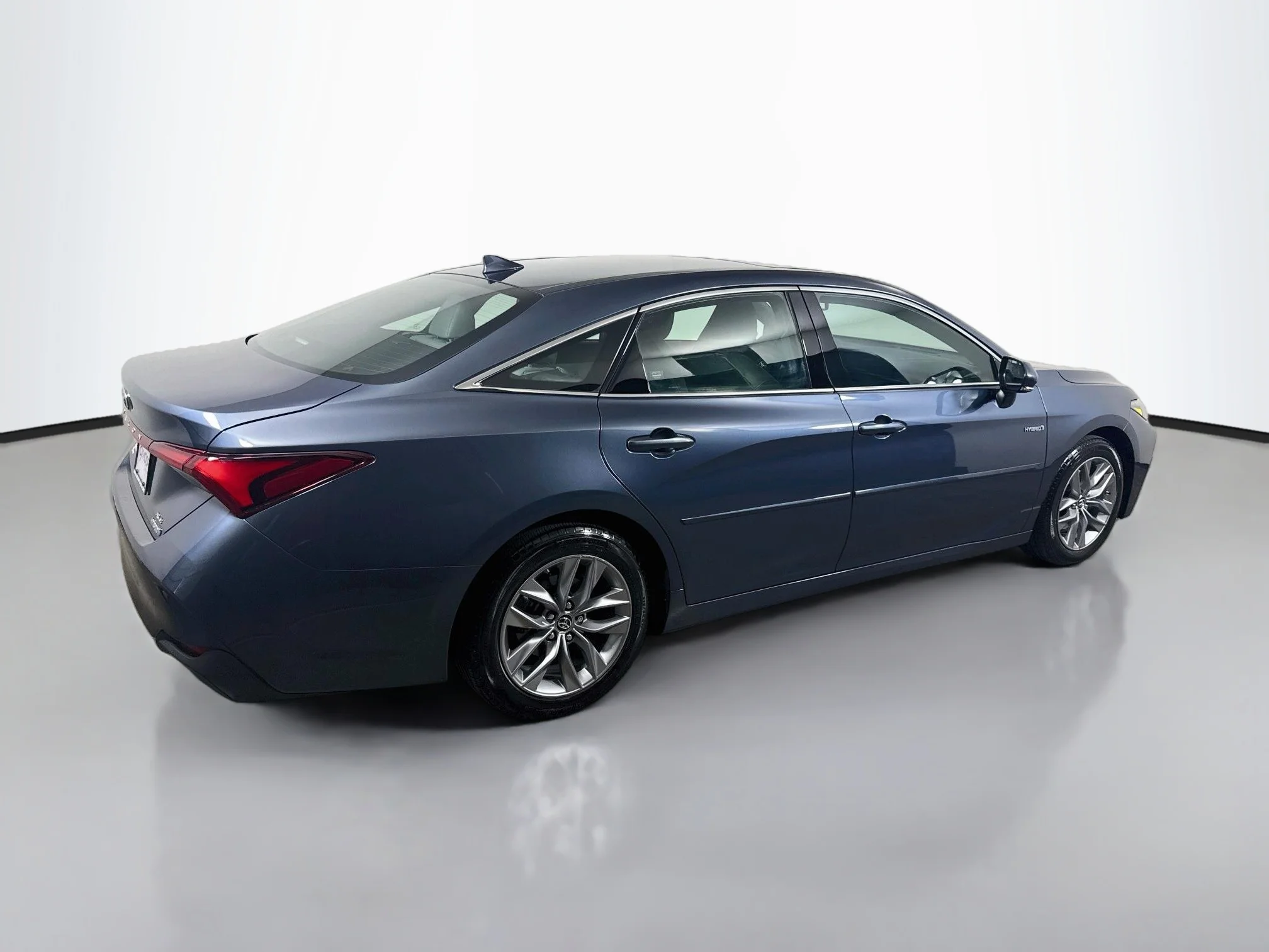 Used 2019 Harbor Gray Metallic Toyota Hybrid XLE image 7