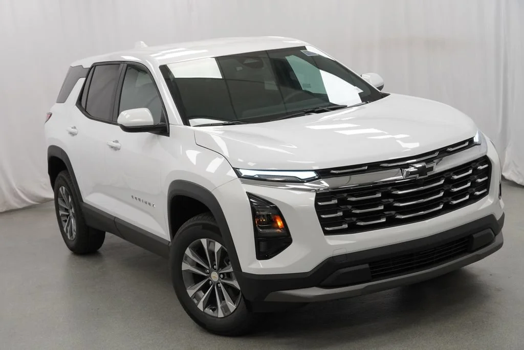 New 2027 Summit White Chevrolet LT image 35