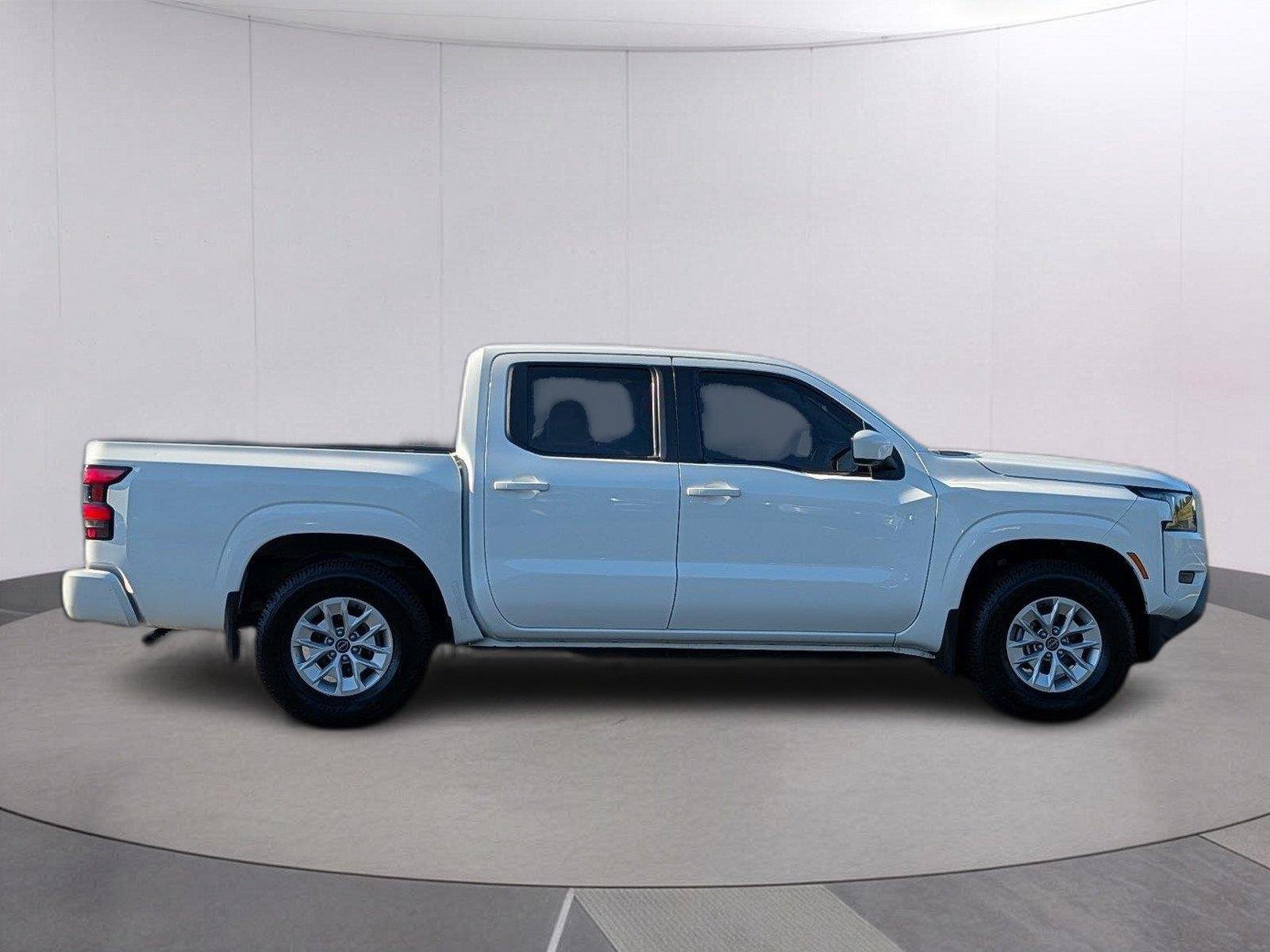 Used 2024 Glacier White Nissan SV image 7