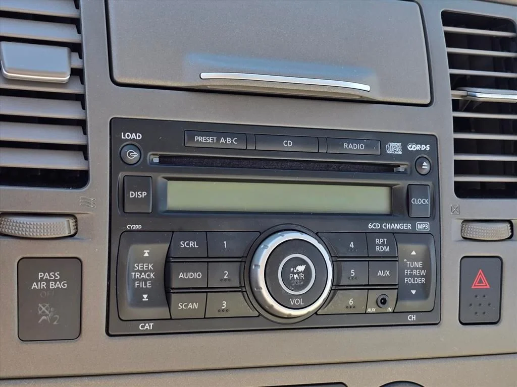 Used 2007 Red Nissan 1.8 SL image 4