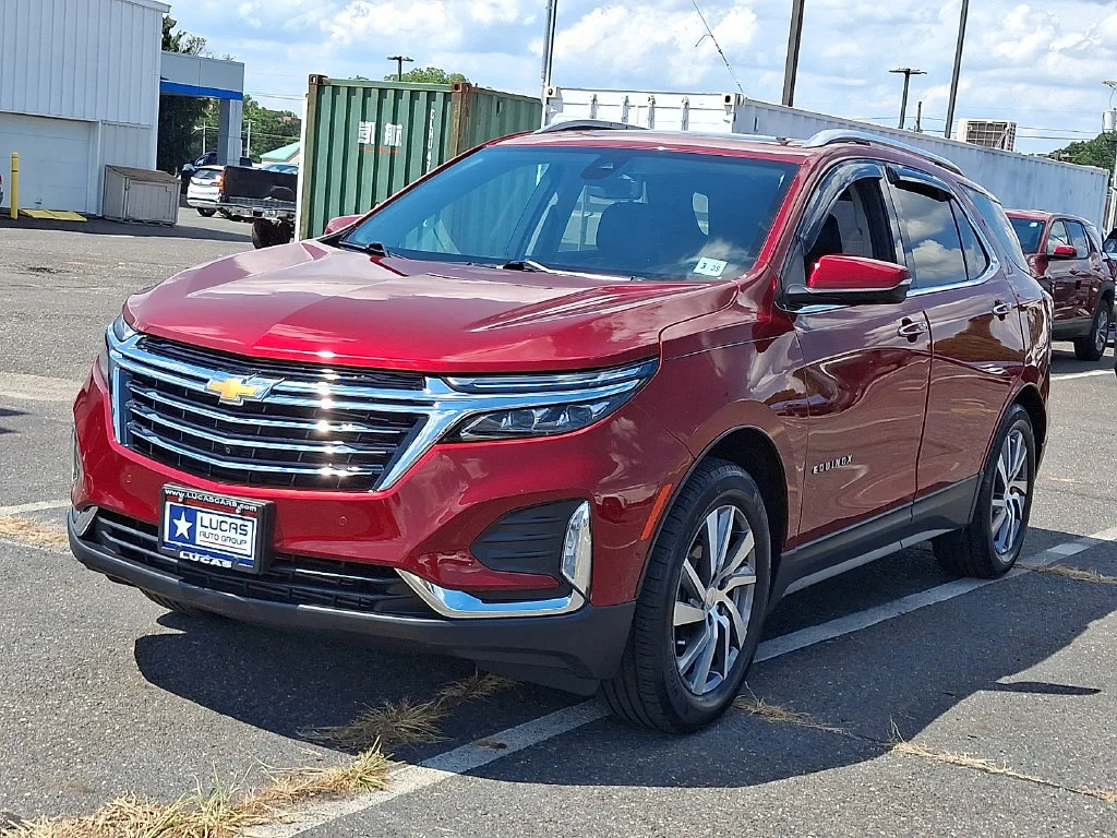 Used 2023 RADIANT RED TINTCOAT Chevrolet Premier image 5