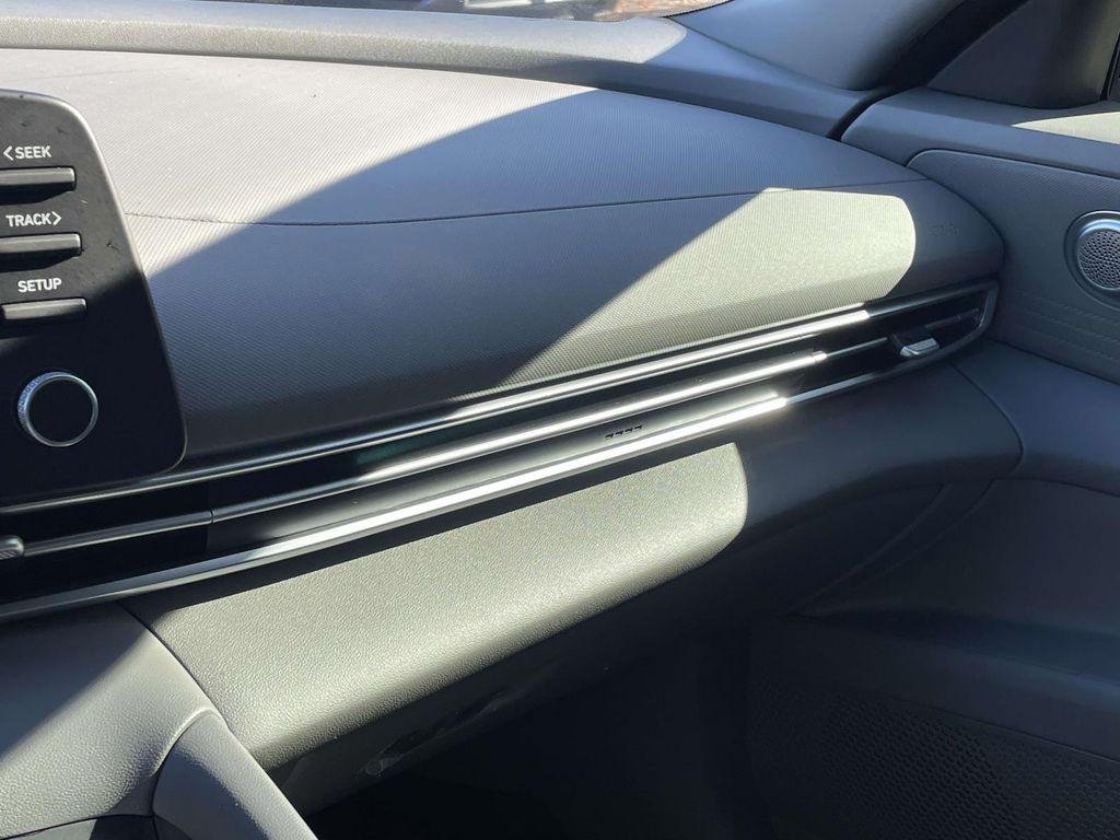 New 2025 Black Hyundai SE image 28