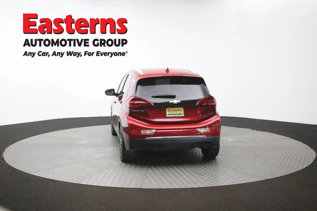 Used 2018 Red Chevrolet Premier image 38
