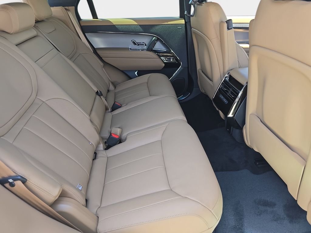 New 2026 Giola Green LAND ROVER SE image 11