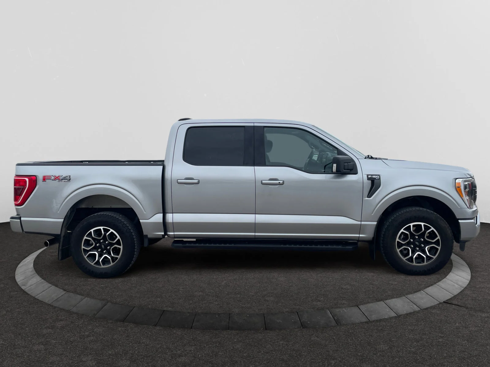 Used 2023 GREY Ford XLT SuperCrew 302A image 6