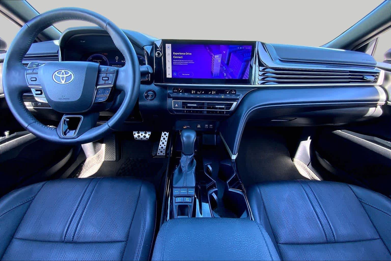 Used 2025 Wind Chill Pearl Toyota XSE image 15