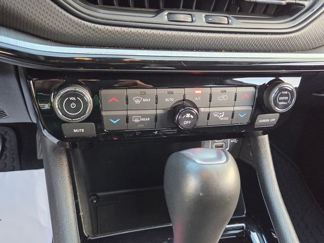 Used 2024 White Jeep Trailhawk image 22