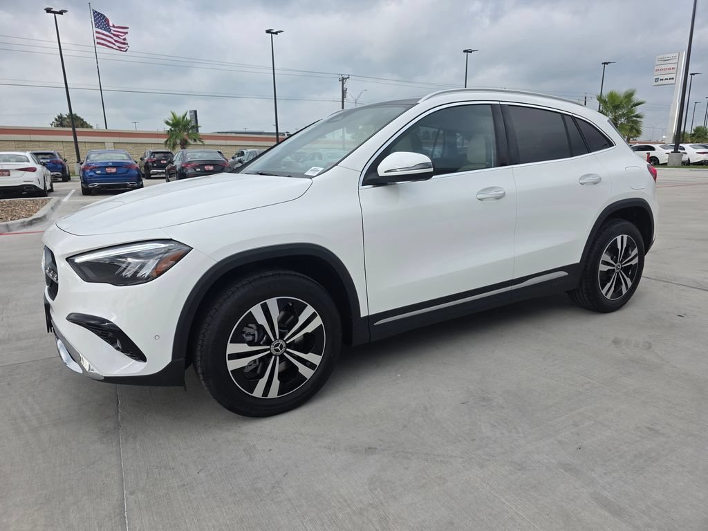 New 2026 Polar White Mercedes-Benz GLA 250 image 30