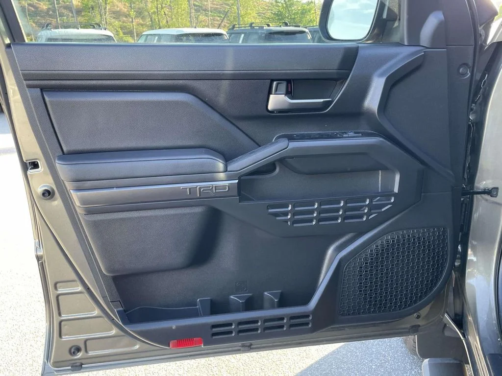 2025 Toyota Tacoma TRD Off Road - Photo 6