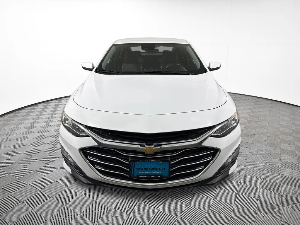 Used 2024 White Chevrolet LT image 3