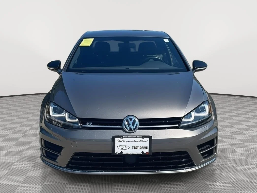 Used 2017  Volkswagen 4MOTION image 2