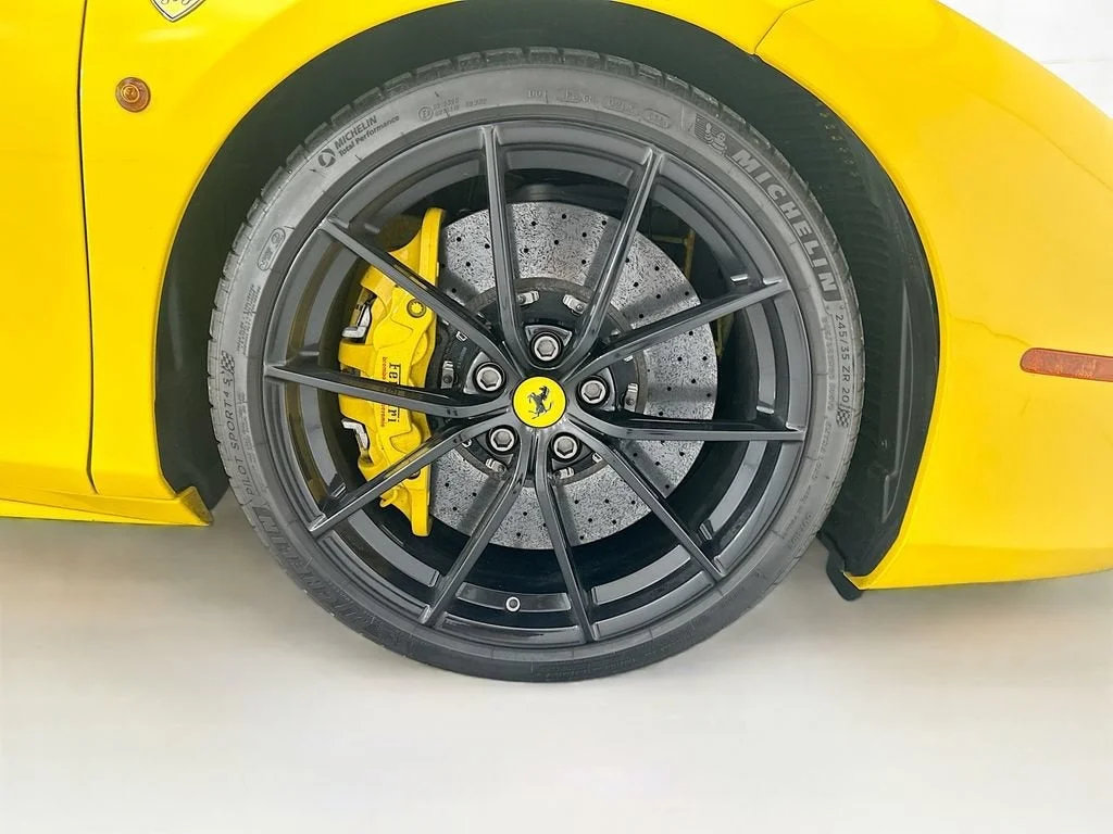 Used 2017 Giallo Modena Ferrari  image 35