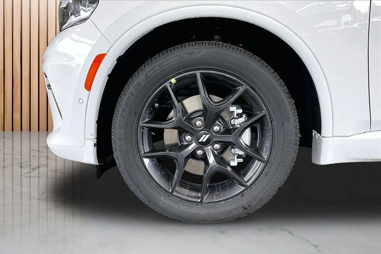 New 2026 White Knuckle Clearcoat Dodge GT Plus HEMI V8 image 33