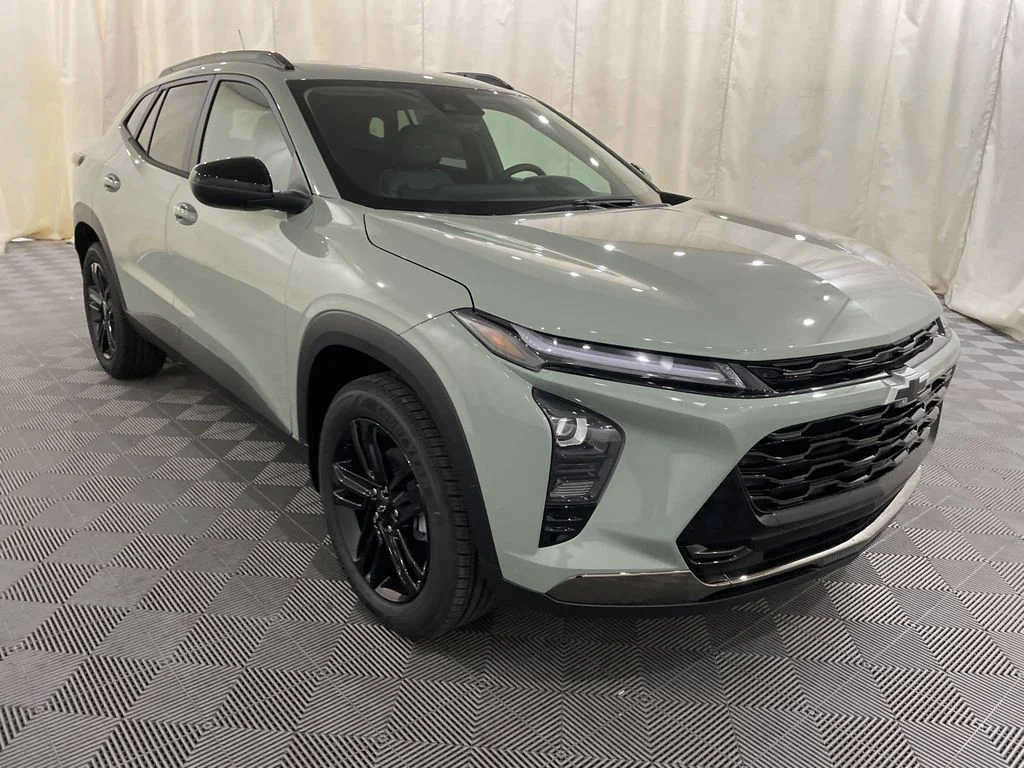 New 2026 Cacti Green Chevrolet ACTIV image 3