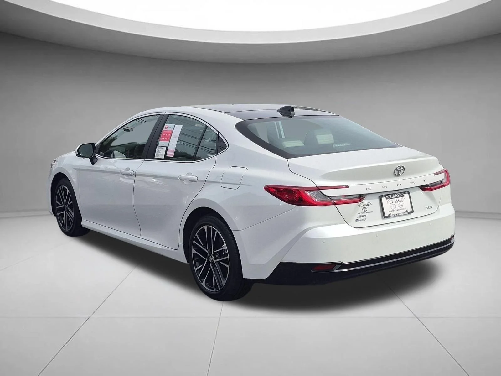 Used 2026 Wind Chill Pearl Toyota XLE image 3