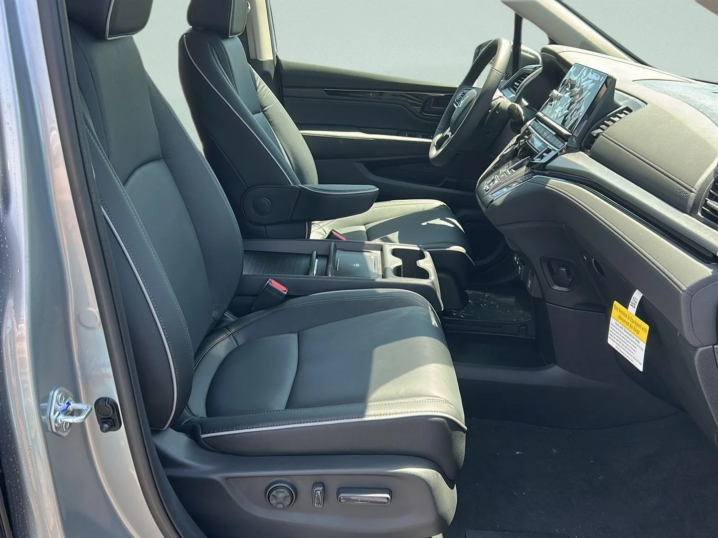 New 2026 Solar Silver Metallic Honda Touring image 19