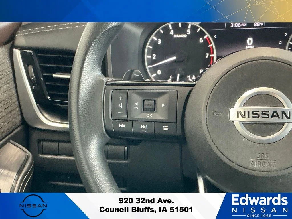 Used 2021 Blue Nissan SV image 18