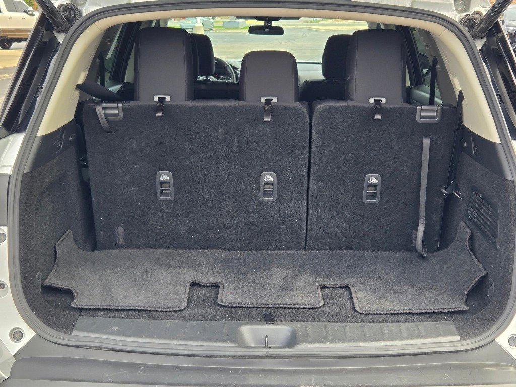 2025 Nissan Pathfinder SV - Photo 15
