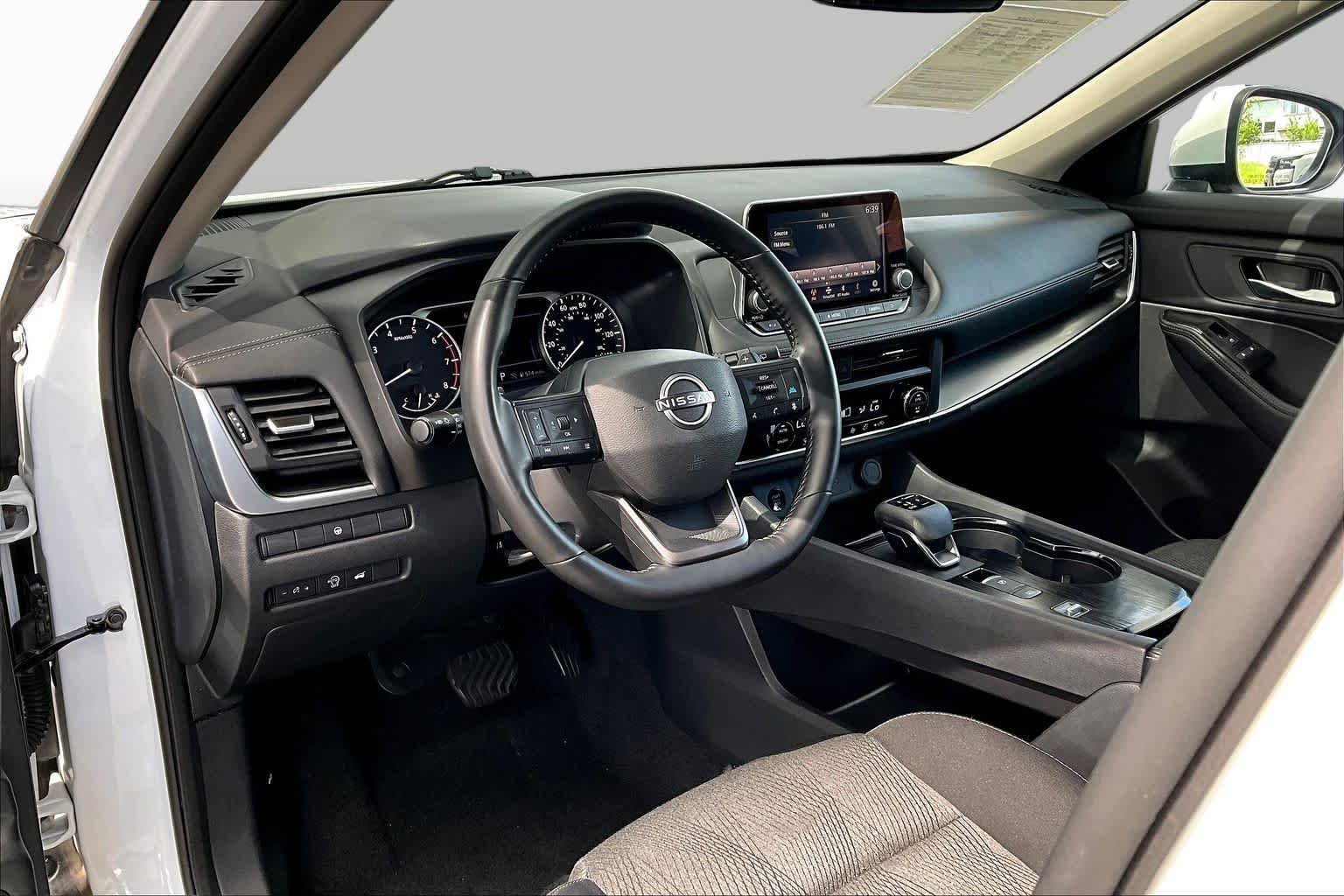 Certified Used 2025 Everest White Pearl Nissan SV image 17