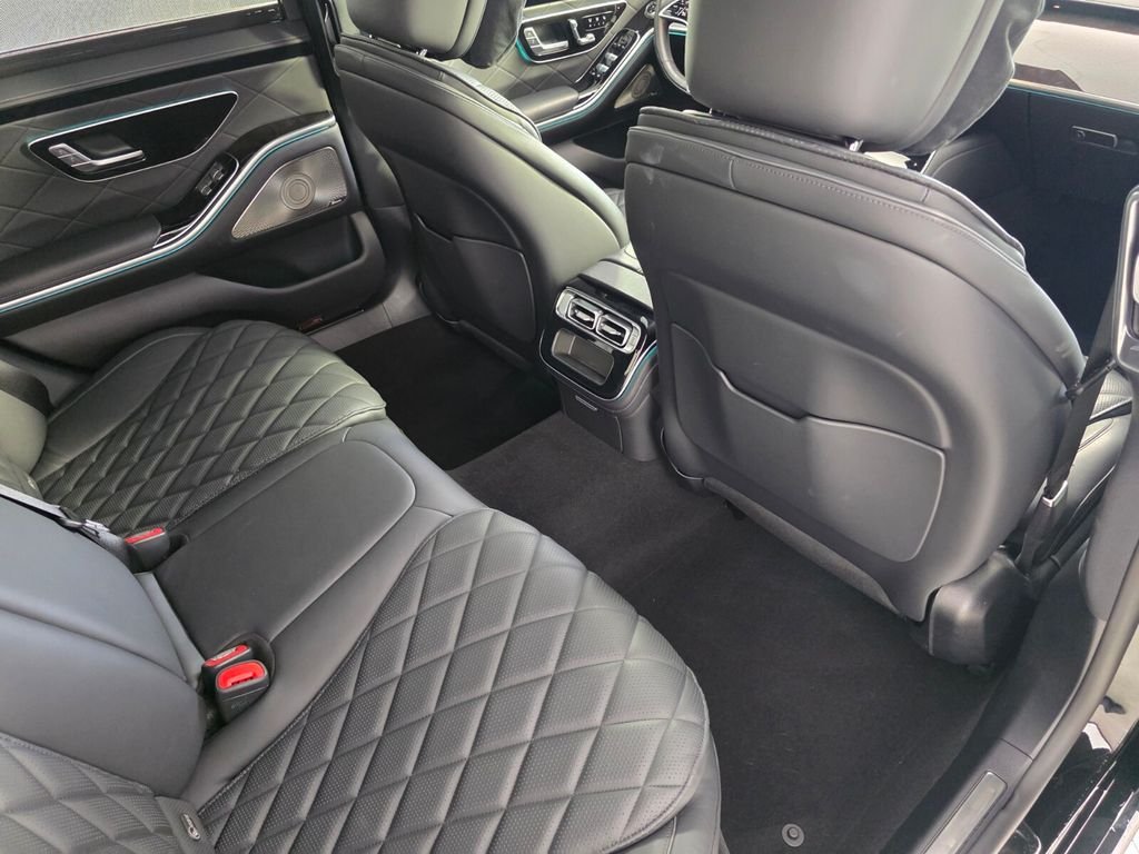 Used 2023 Black Mercedes-Benz S 580 image 27