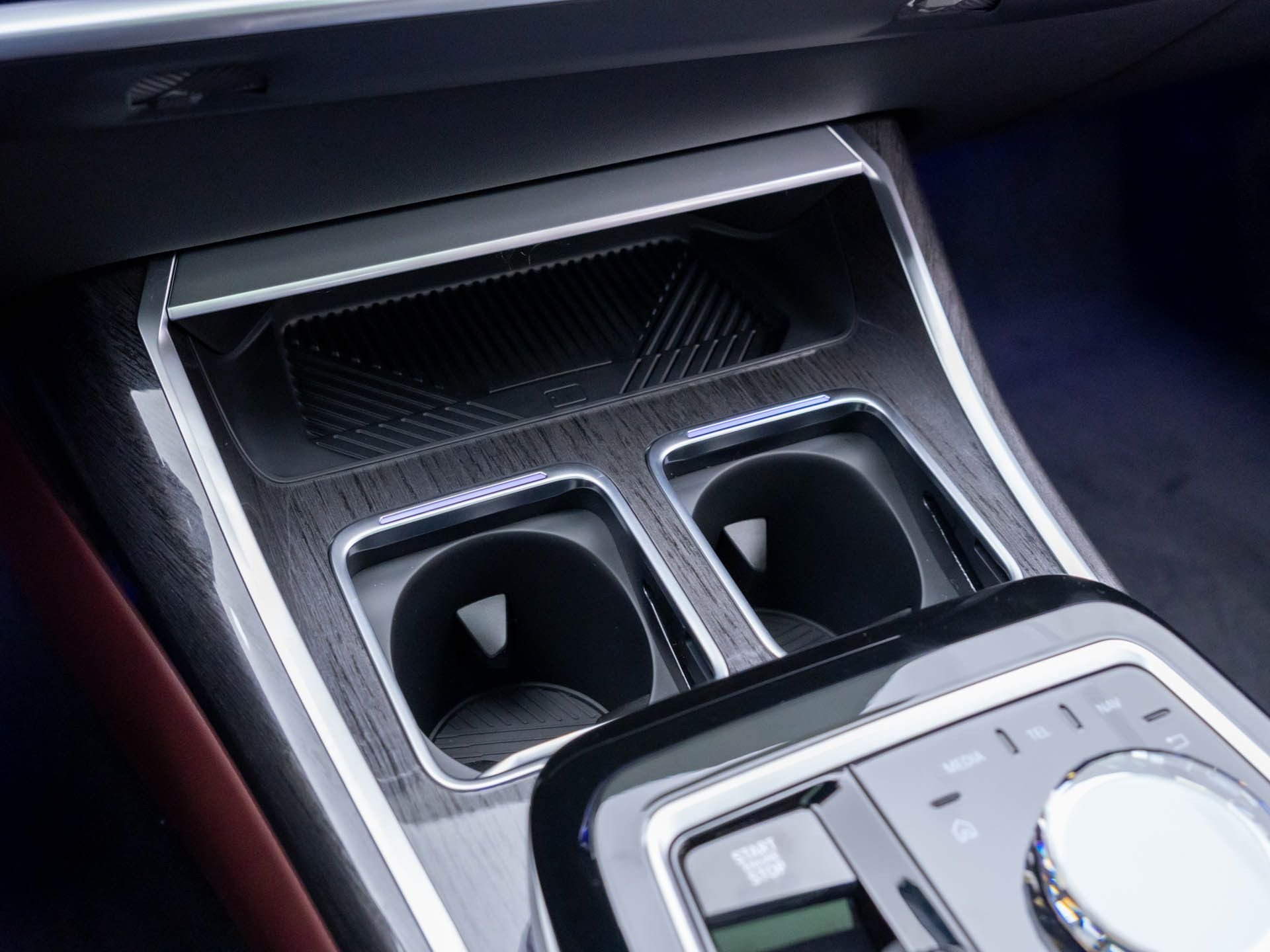 New 2026 Alpine White BMW 760i xDrive image 30