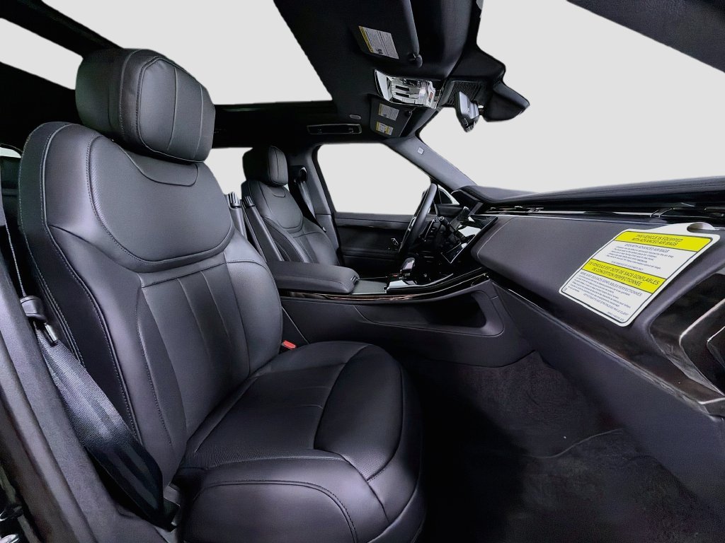 New 2027 Santorini Black Land Rover Dynamic SE P400 image 30