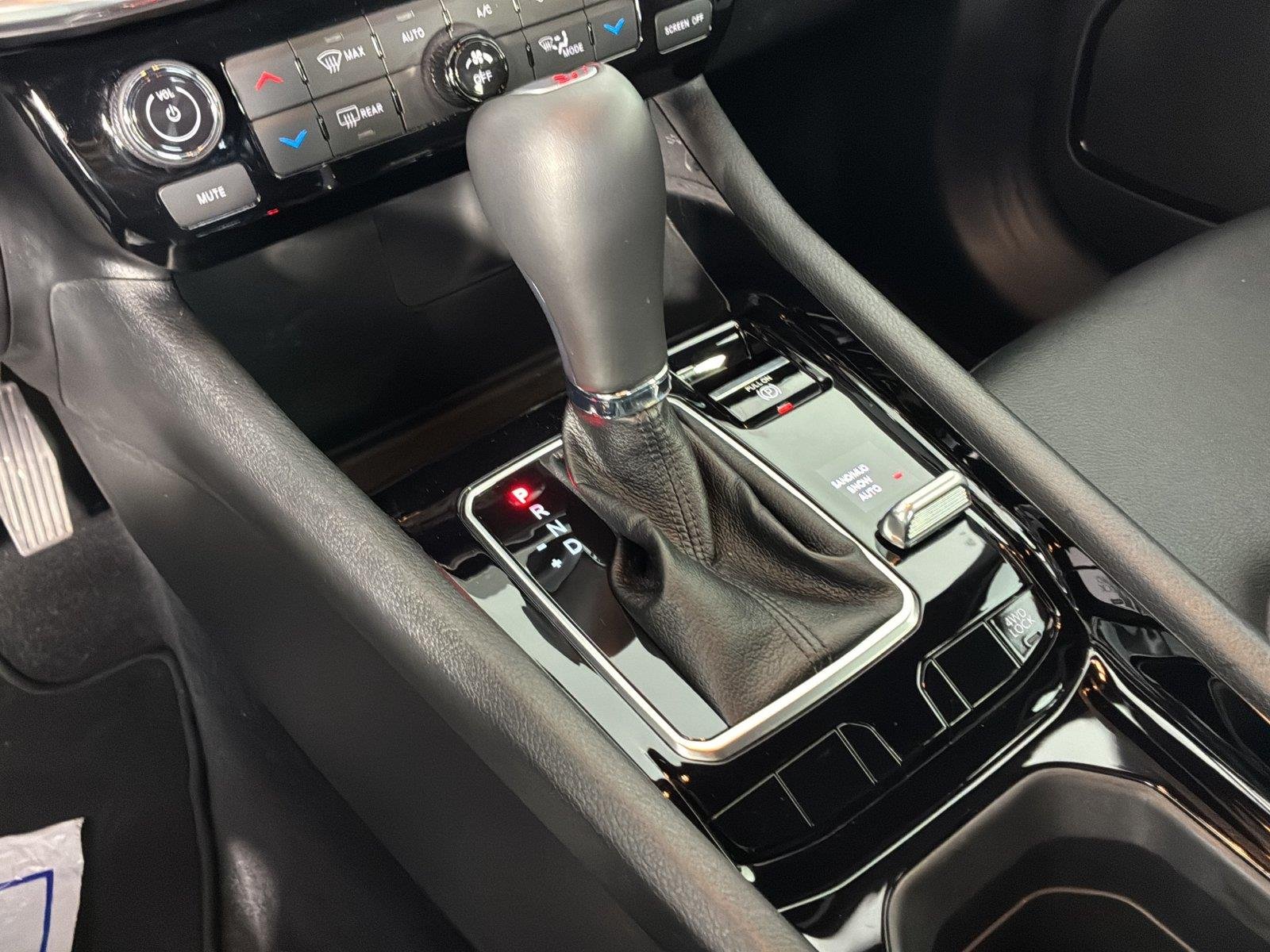 Used 2024 Bright White Clearcoat Jeep Limited image 22