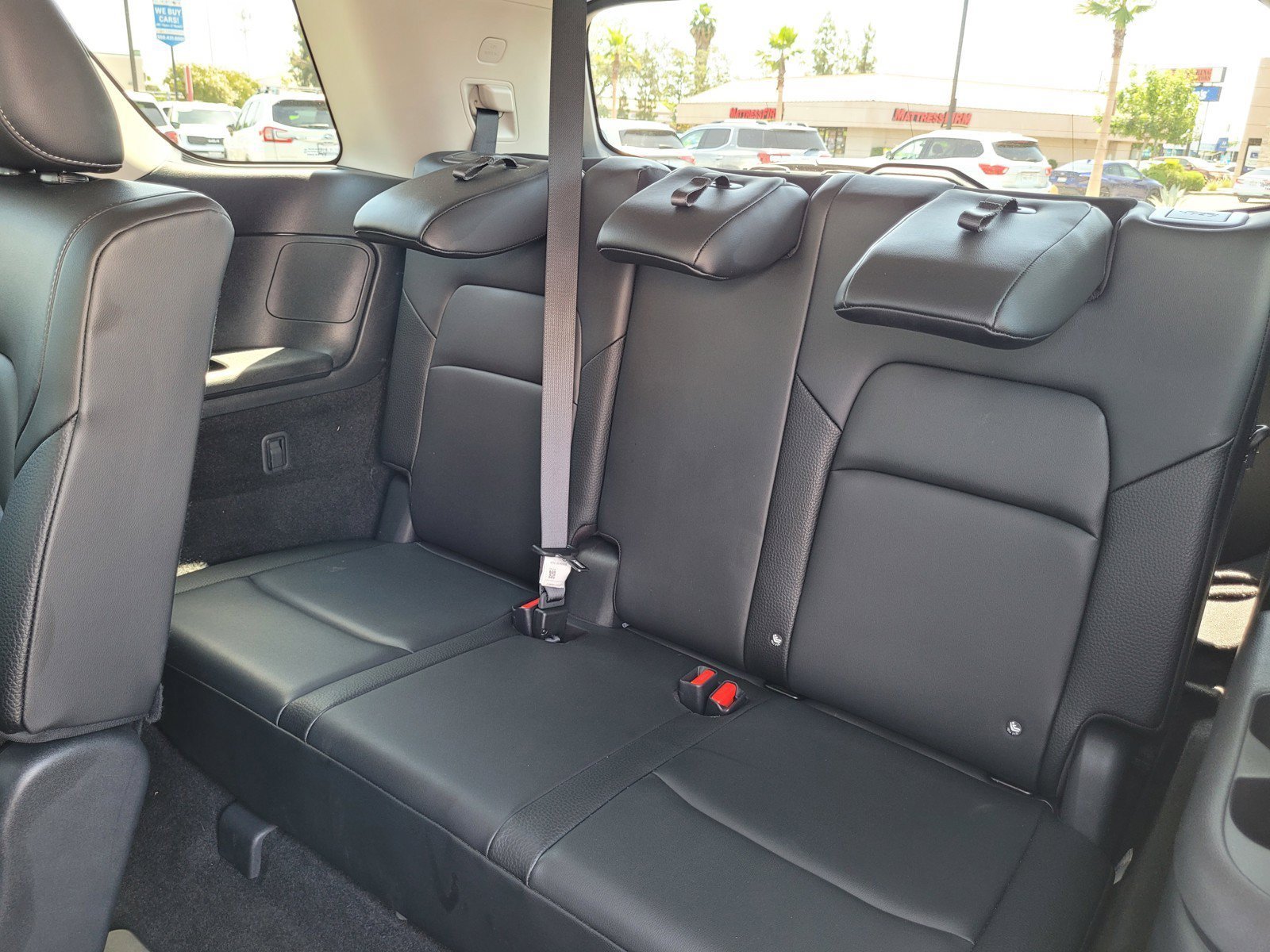 2025 Nissan Pathfinder SL - Photo 13